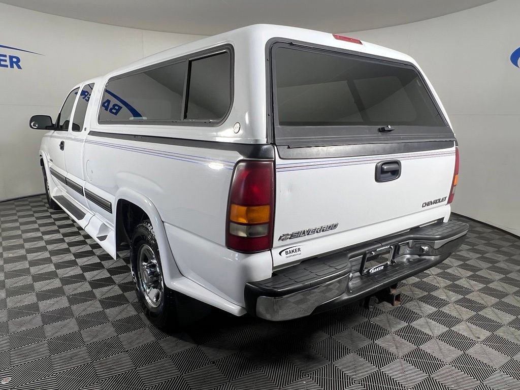 Used 2000 Summit White Chevrolet LT image 3