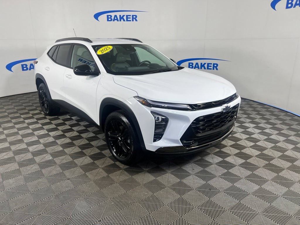 Used 2025 Summit White Chevrolet ACTIV image 8