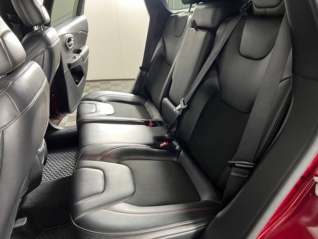 Used 2020 Velvet Red Pearlcoat Jeep Trailhawk image 14