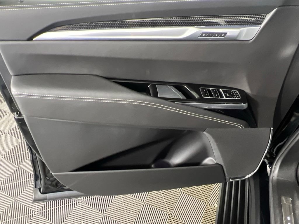 Used 2026 Black Raven CADILLAC V-Series image 18