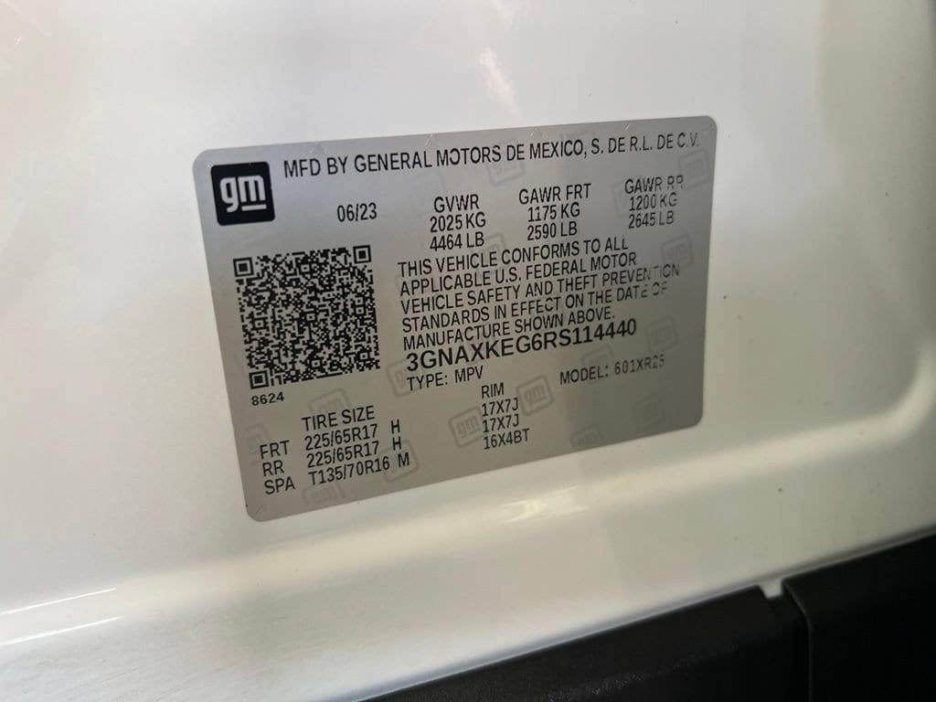 Used 2024 Summit White Chevrolet LT w/1LT image 35