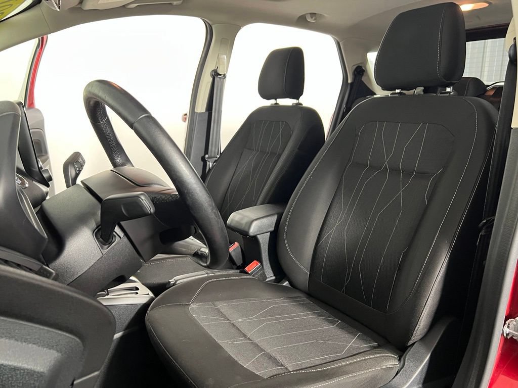 Used 2018 Ruby Red Metallic Ford SE image 19