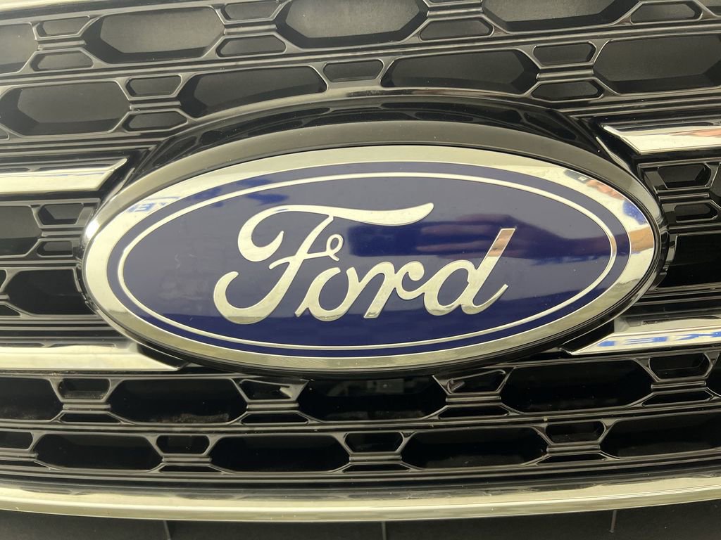 Used 2020 Oxford White Ford XLT image 33