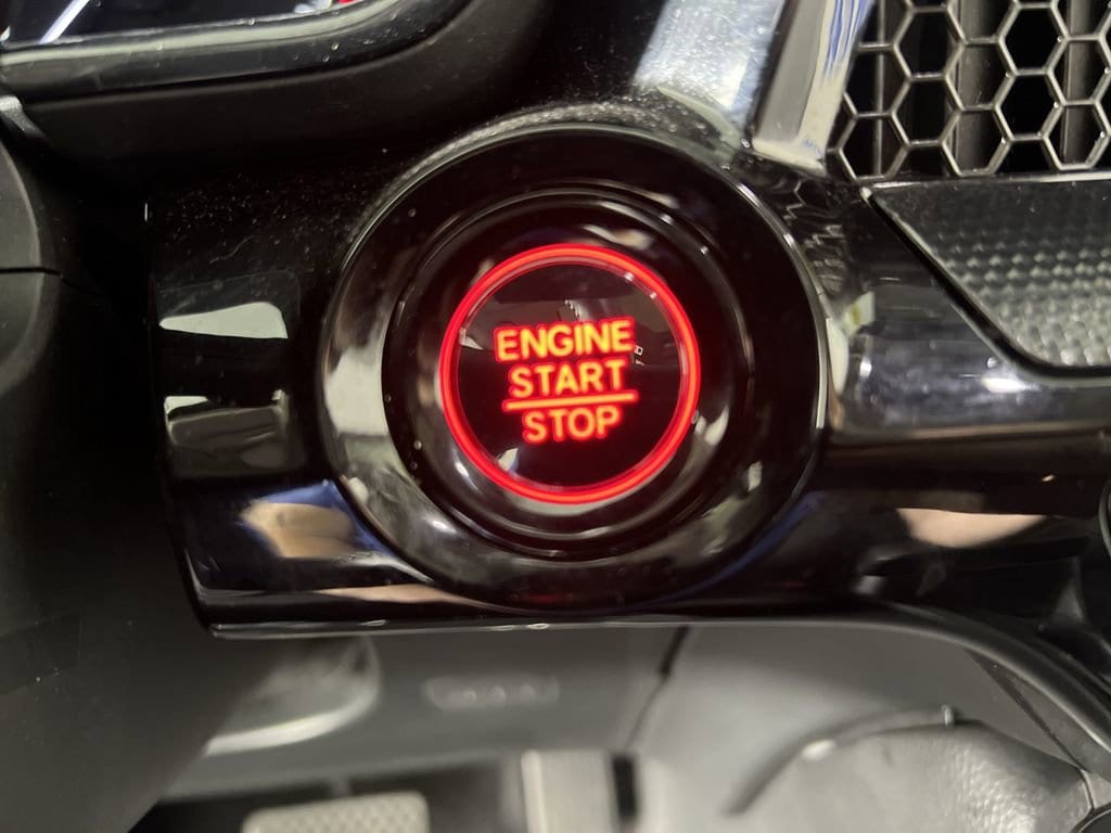 Used 2024 Lunar Silver Honda EX-L image 17