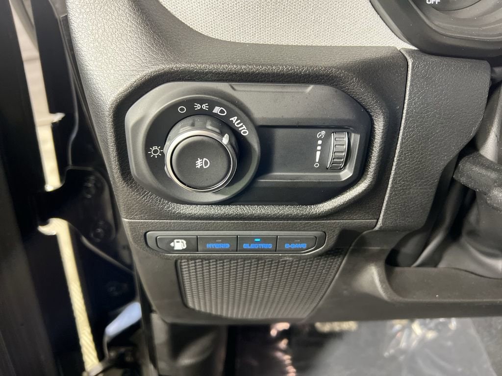 Used 2024 Black Jeep Sport image 18