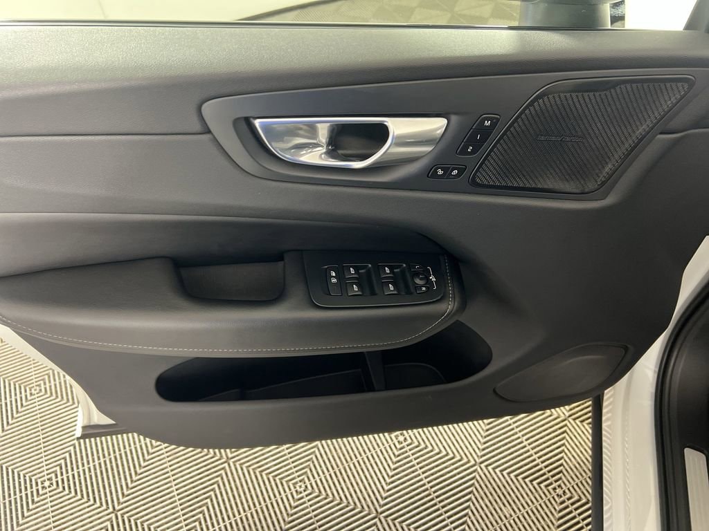 Used 2023 Crystal White Volvo B6 AWD Ultimate Dark image 22