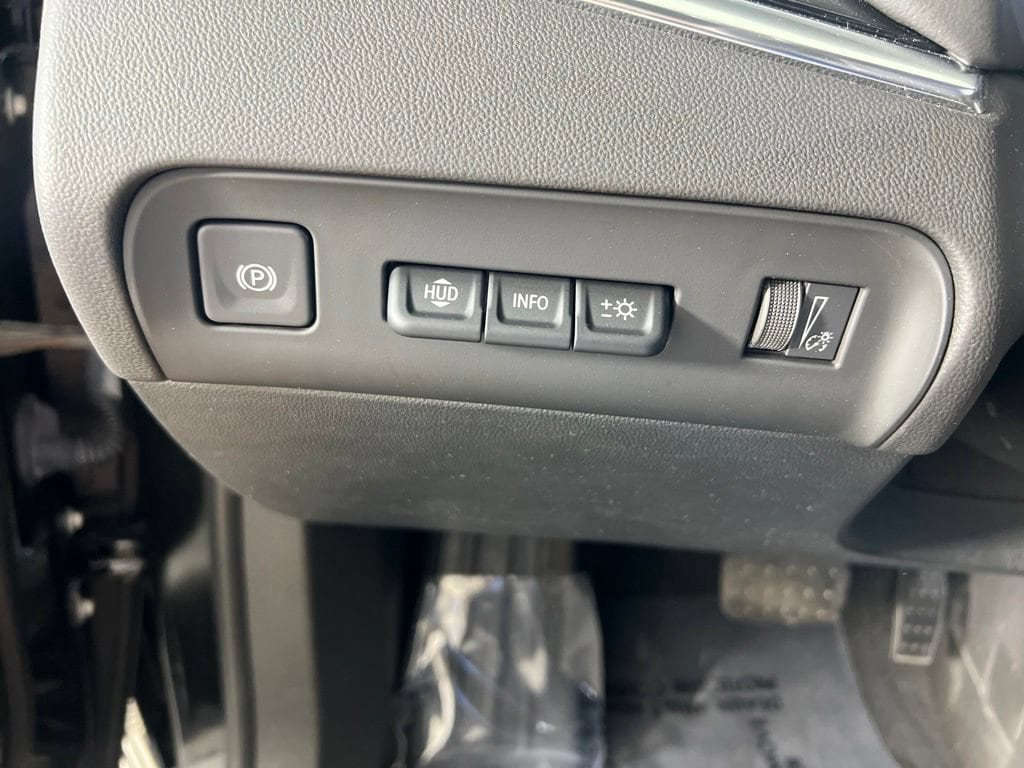 Used 2023 Ebony Twilight Buick Avenir image 29