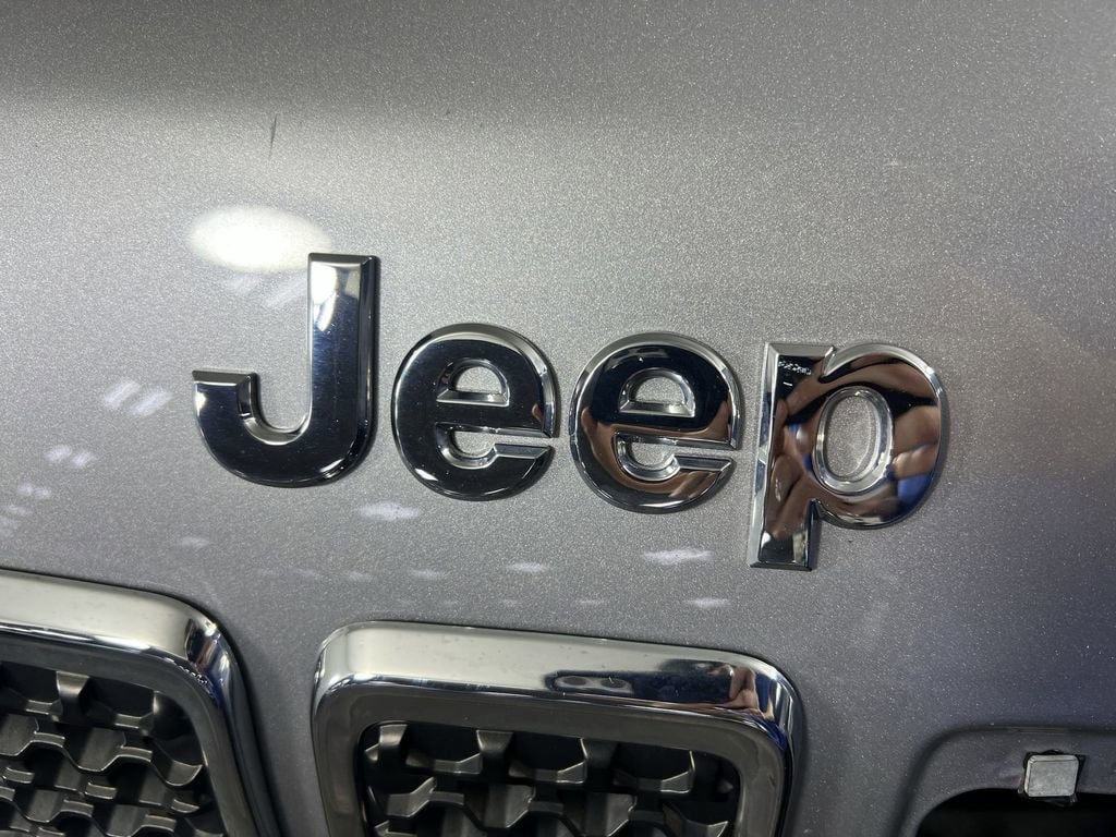 Used 2019 Billet Silver Jeep Latitude Plus 4x4 image 30