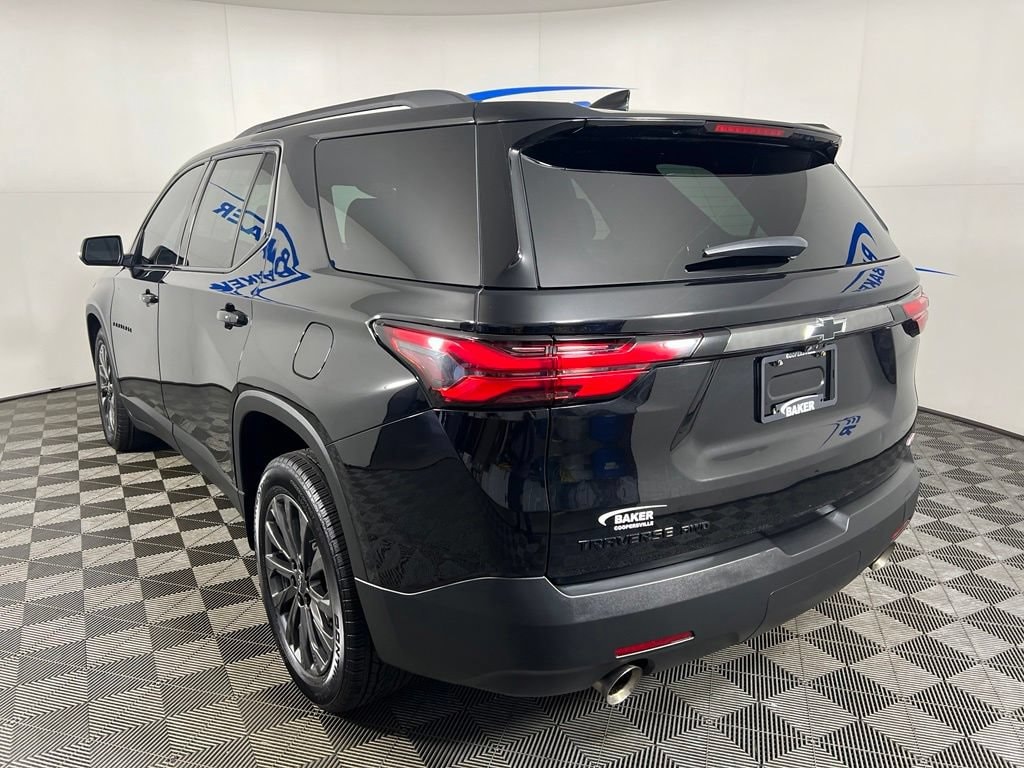 Used 2023 Mosaic Black Chevrolet RS image 3