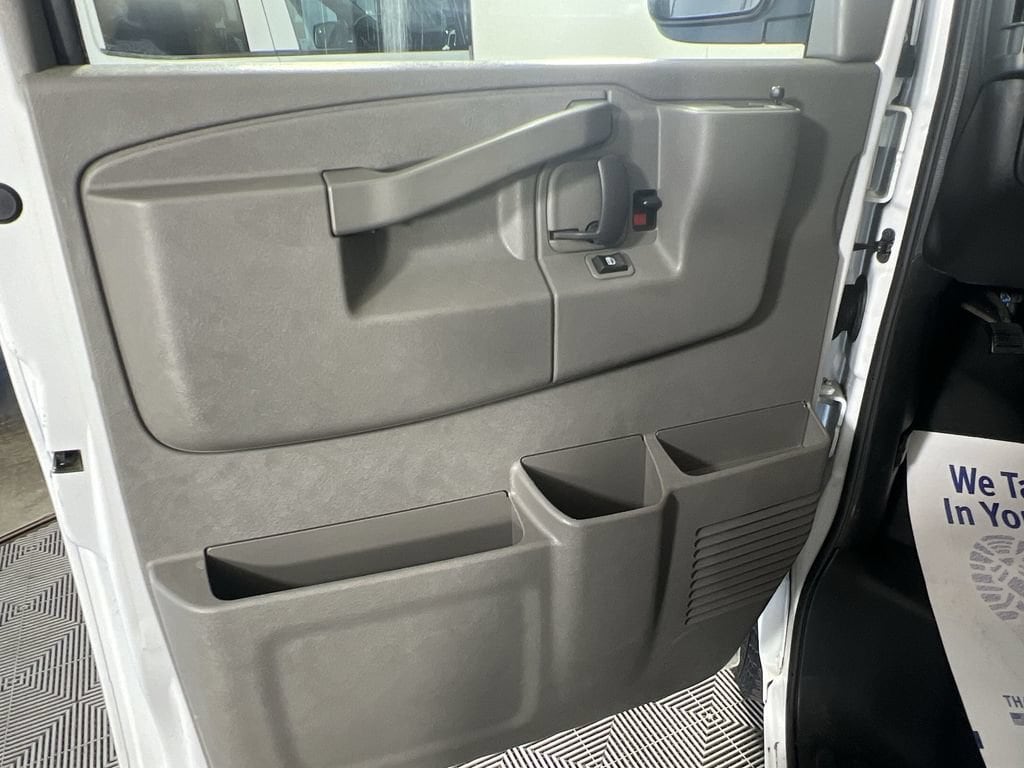 Used 2019 Summit White Chevrolet Work Van image 18