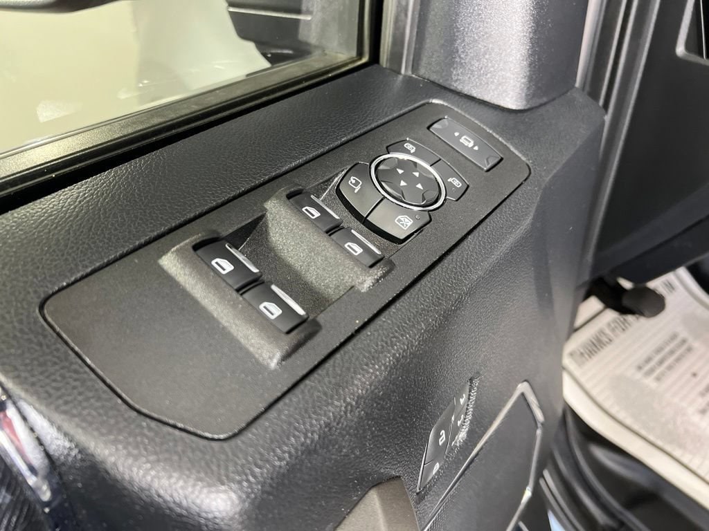 Used 2020 Iconic Silver Ford  image 17