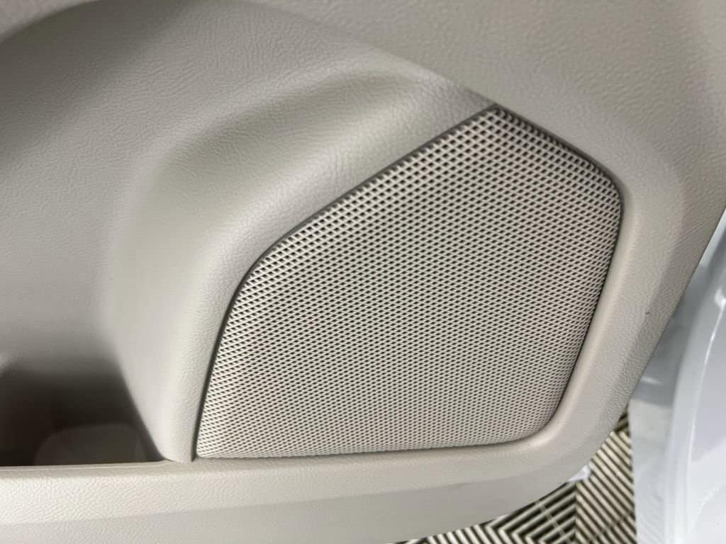 Used 2022 Star White Tri-Coat Ford Titanium image 24