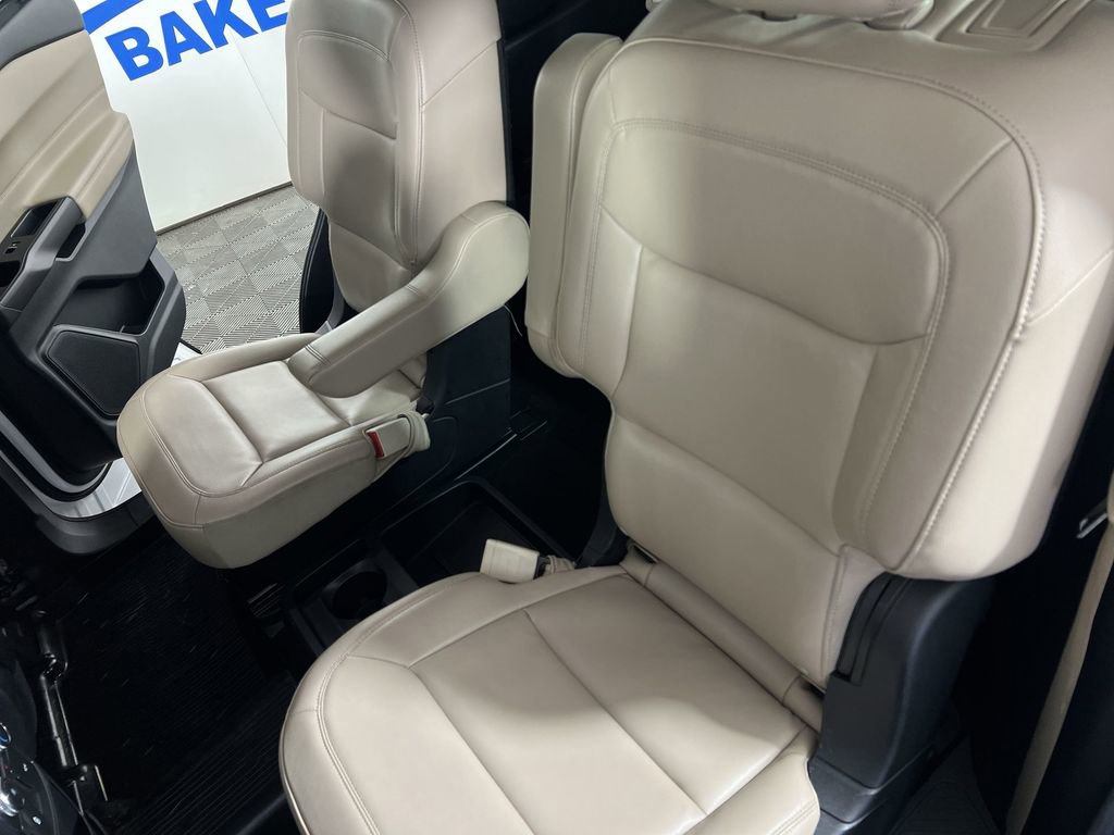 Used 2020 Oxford White Ford XLT image 27