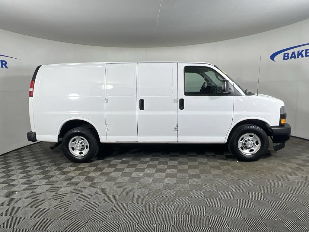 Used 2019 Summit White Chevrolet Work Van image 9