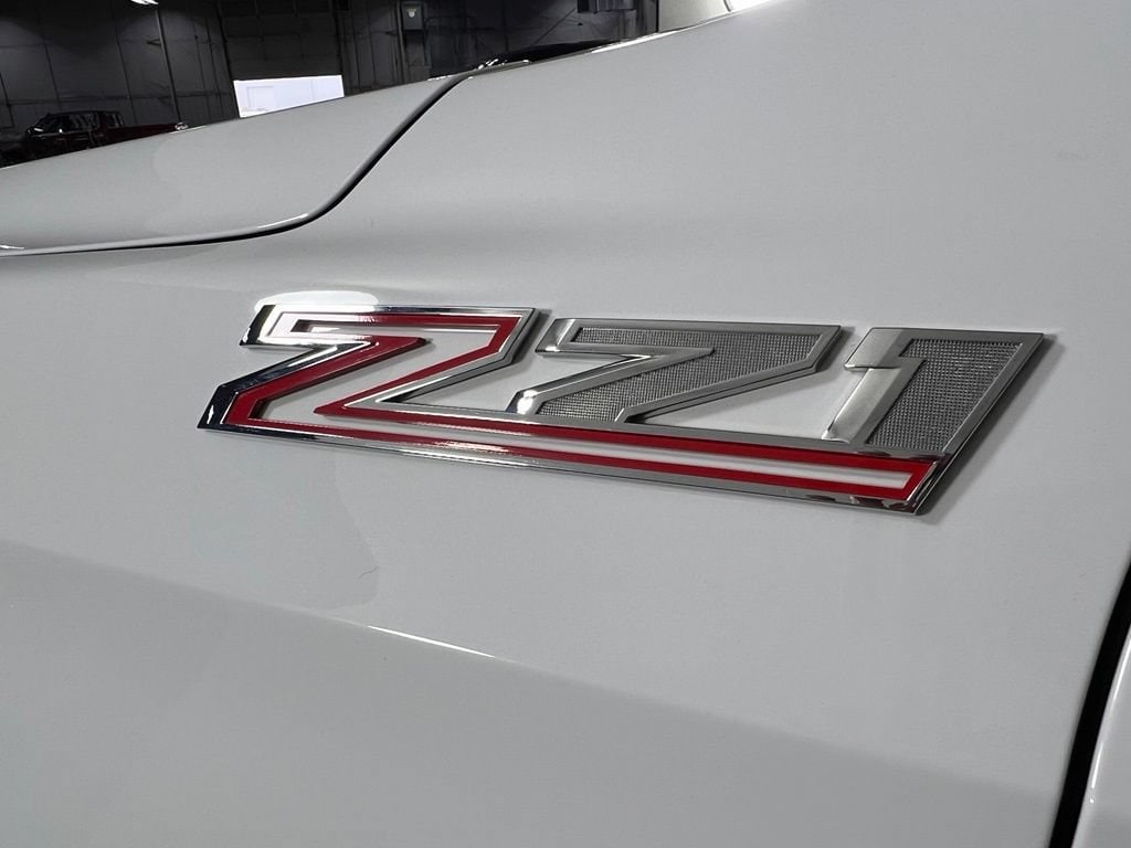 Used 2021 Summit White Chevrolet Z71 image 32