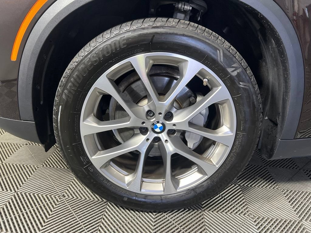 Used 2022 Sparkling Brown BMW xDrive40i image 34