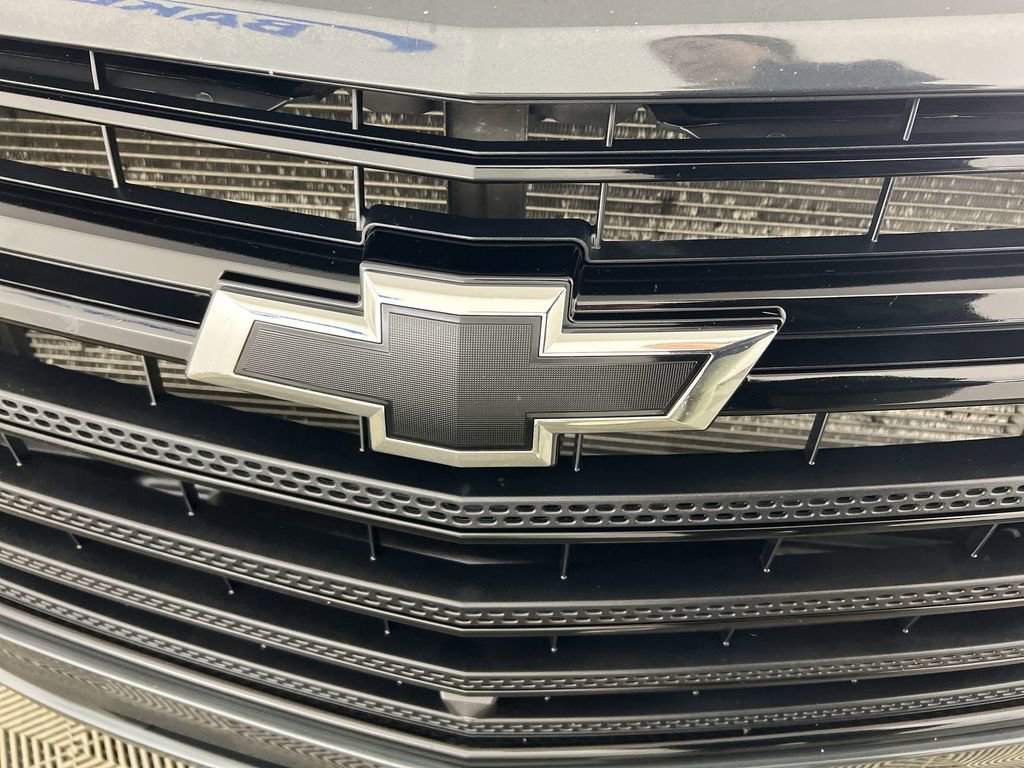 Used 2020 Graphite Chevrolet Premier image 33