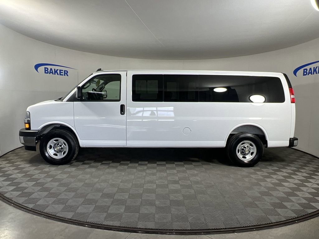 Used 2025 Summit White Chevrolet LT image 6