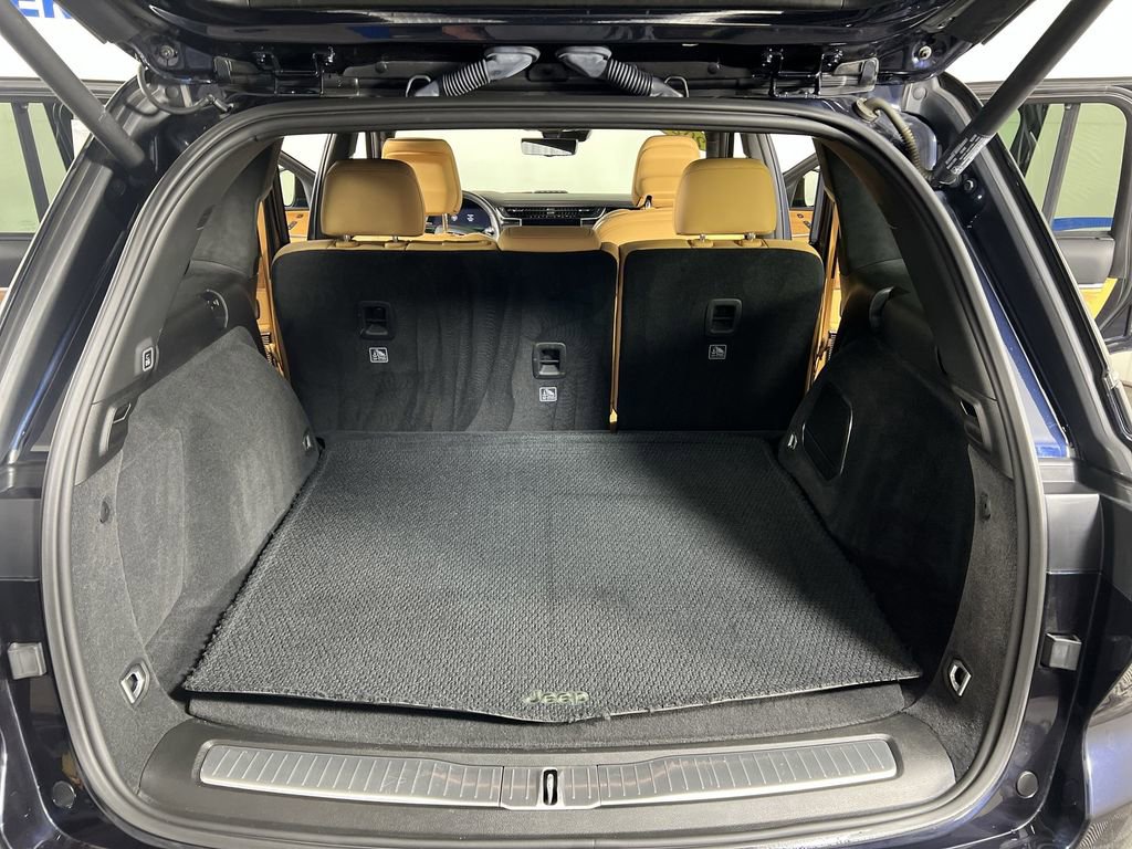 Used 2022 Midnight Sky Jeep Summit image 27