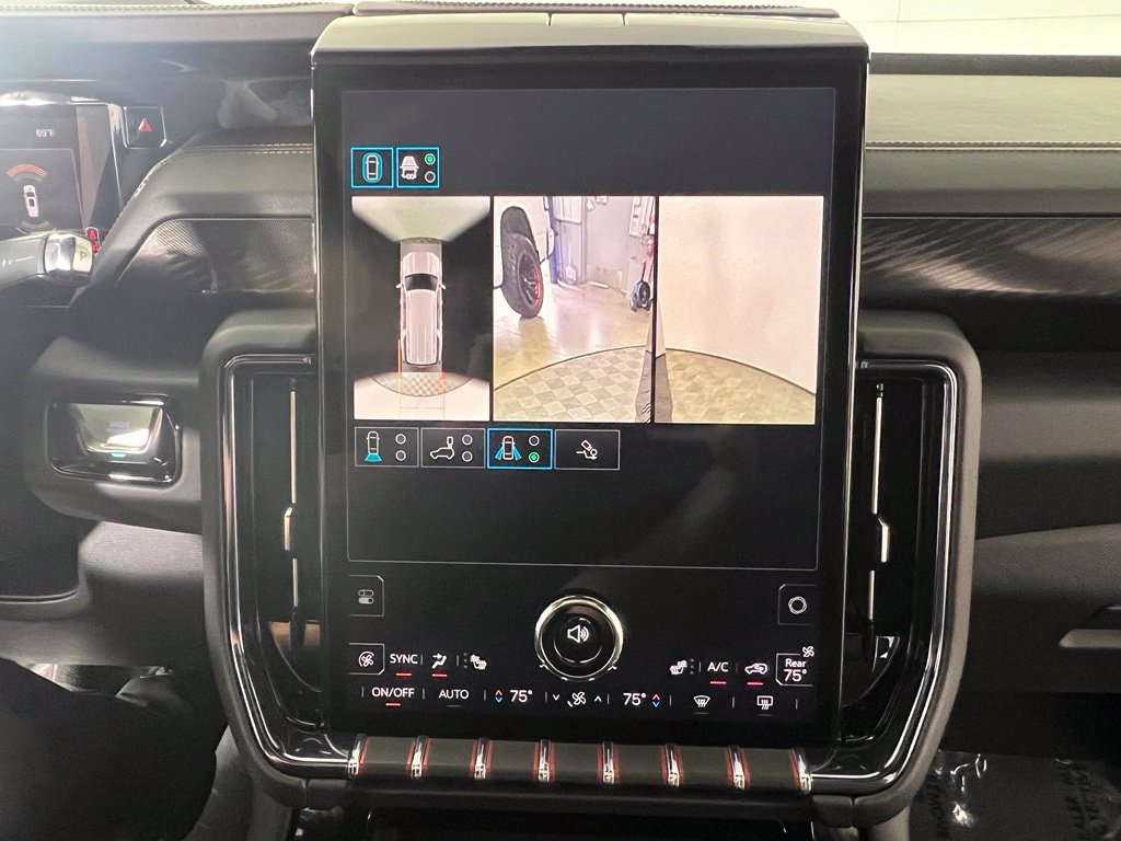 Used 2025 Titanium Rush GMC AT4 image 33