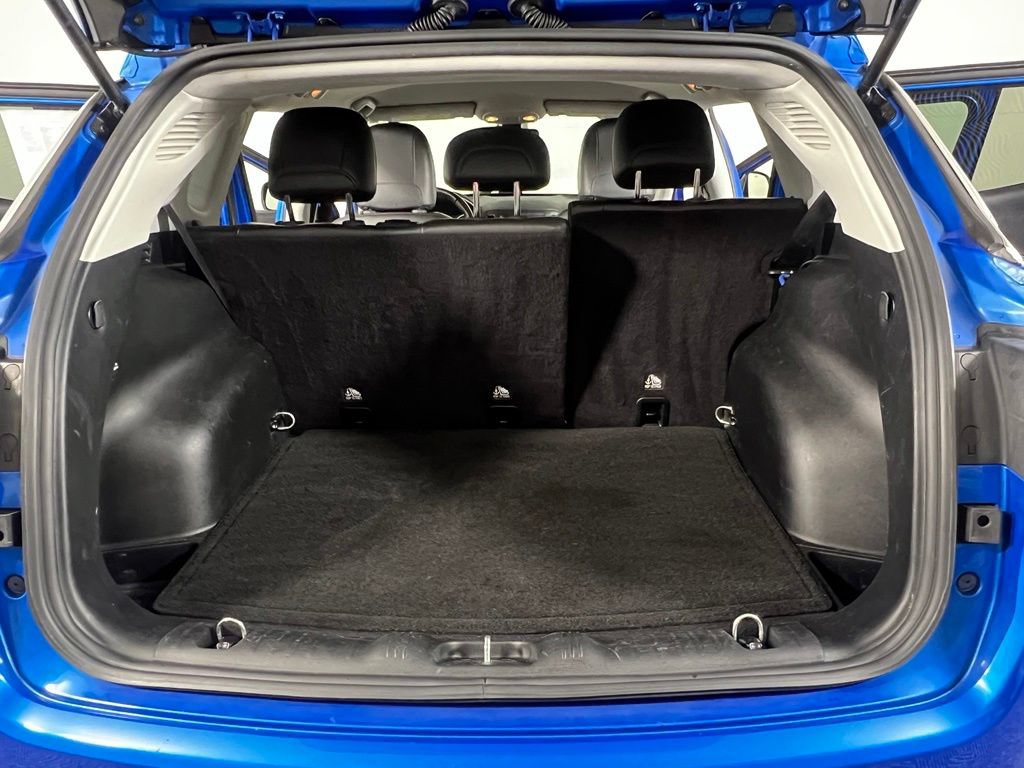 Used 2018 Laser Blue Pearlcoat Jeep Latitude 4x4 image 14