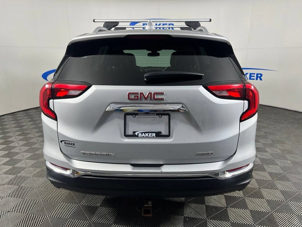 Used 2018 Quicksilver GMC SLT image 5