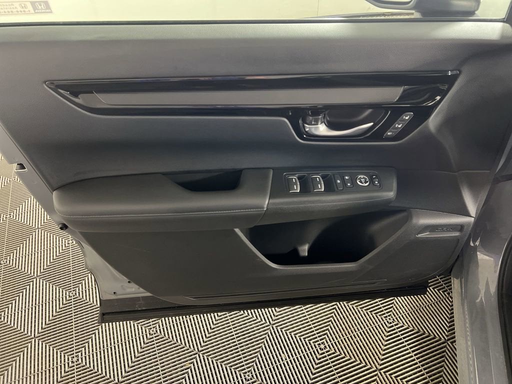 Used 2024 Lunar Silver Honda EX-L image 22