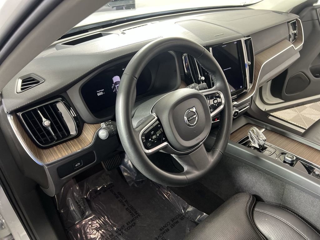 Used 2023 Crystal White Volvo B6 AWD Ultimate Dark image 11