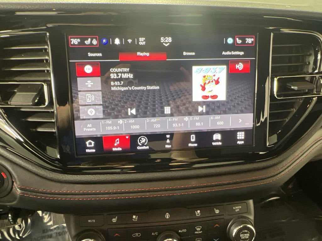 Used 2025 Frostbite Pearlcoat Dodge GT image 14