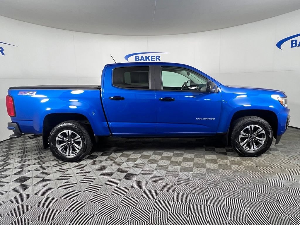 Used 2021 Bright Blue Chevrolet Z71 image 7