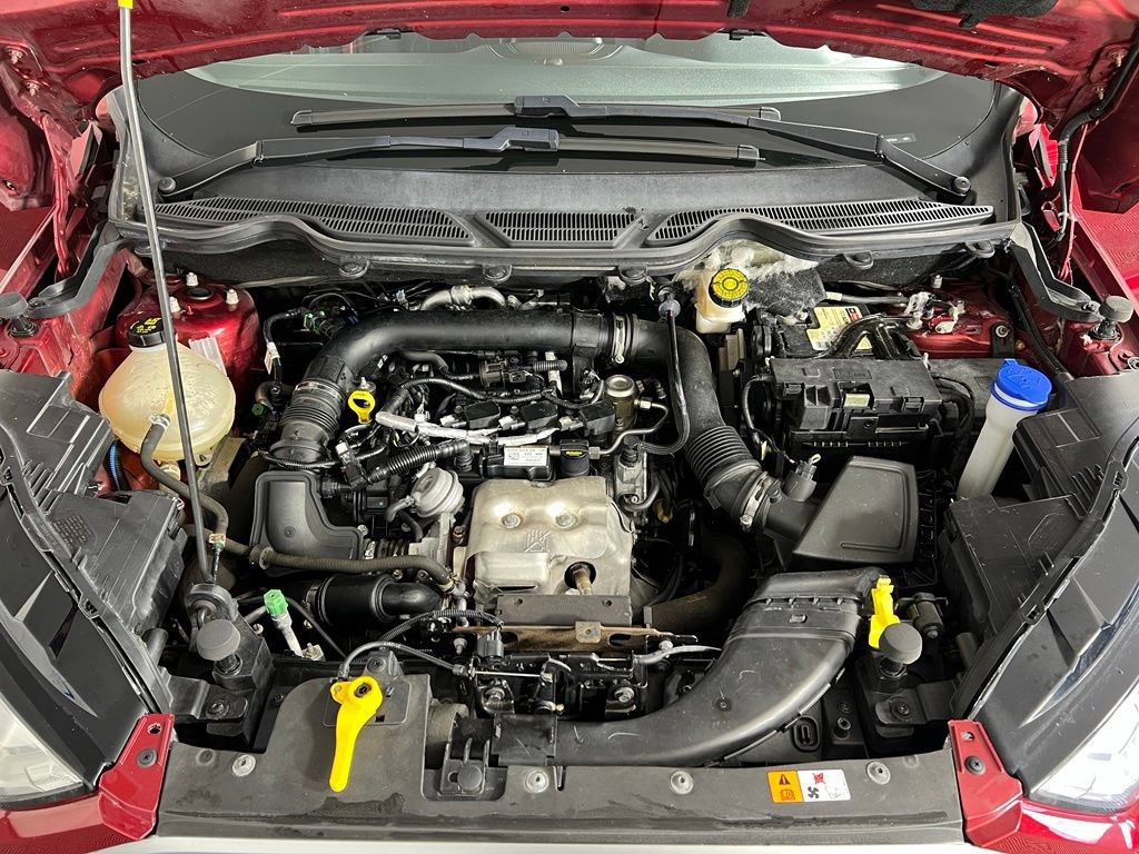 Used 2018 Ruby Red Metallic Ford SE image 31