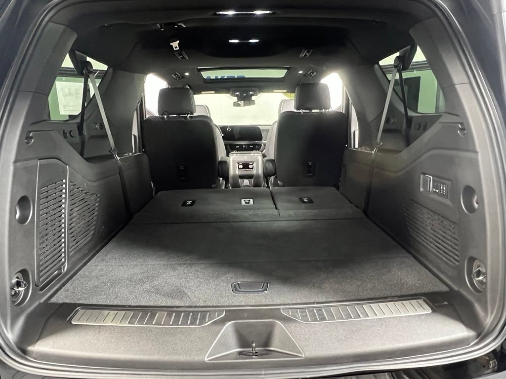 Used 2025 Black Chevrolet Premier image 15