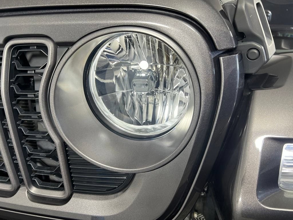 Used 2024 Granite Crystal Metallic Clearcoat Jeep Sport image 25