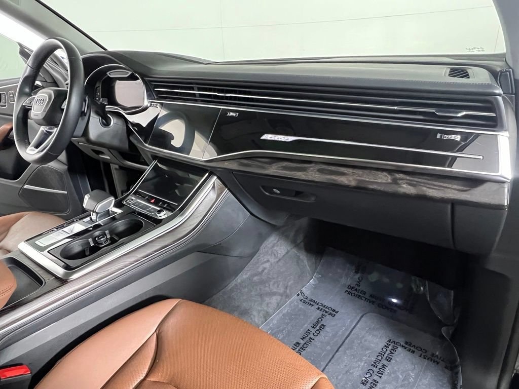 Used 2022 Mythos Black Audi 55 Premium image 11