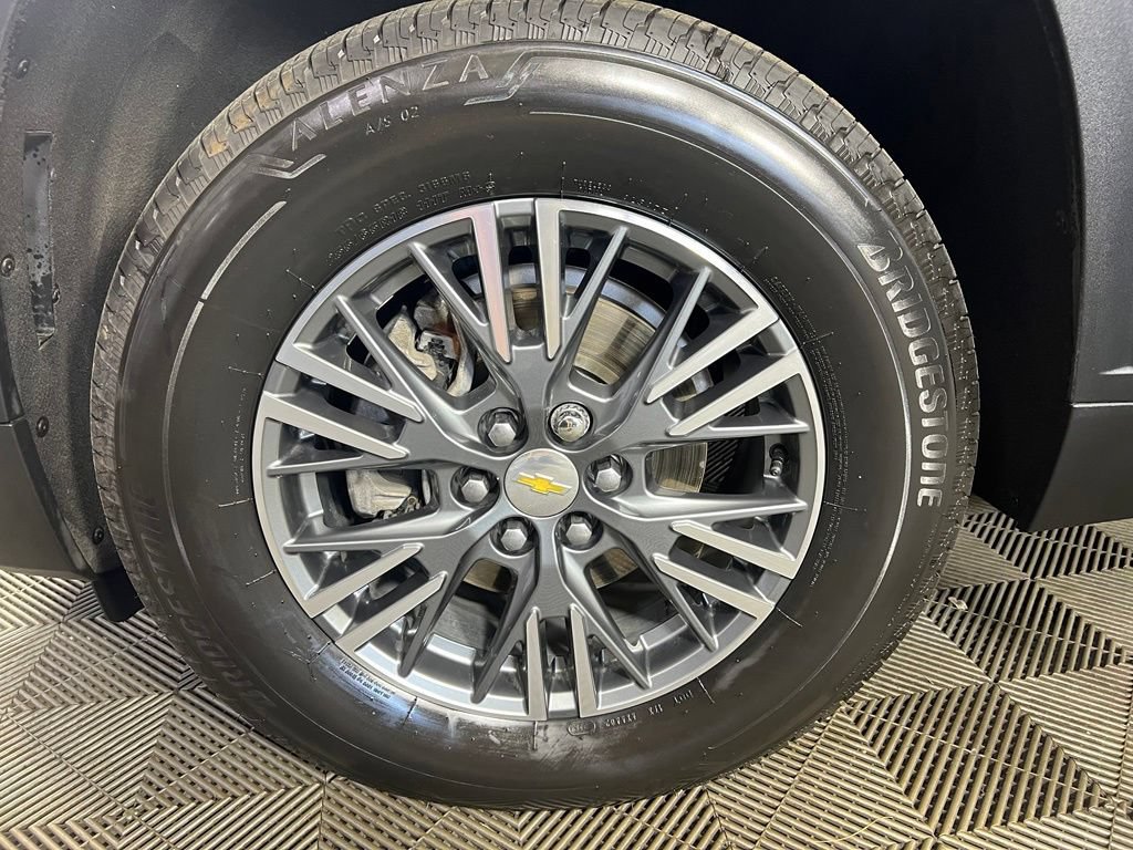 Used 2024 Sterling Gray Chevrolet LT image 31