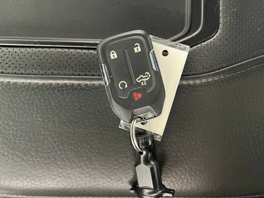 Used 2021 Onyx Black GMC Denali image 43