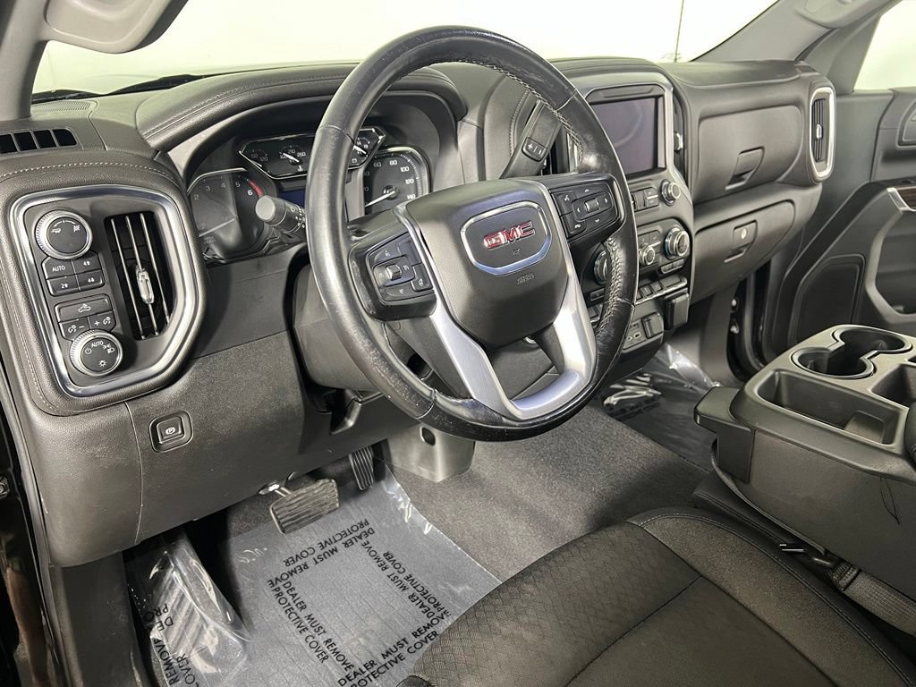 Used 2019 Onyx Black GMC SLE image 18