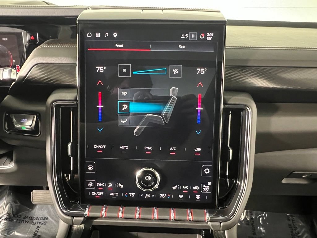 Used 2025 Titanium Rush GMC AT4 image 29