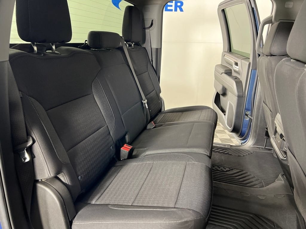 Used 2024 Lakeshore Blue Chevrolet LT image 13