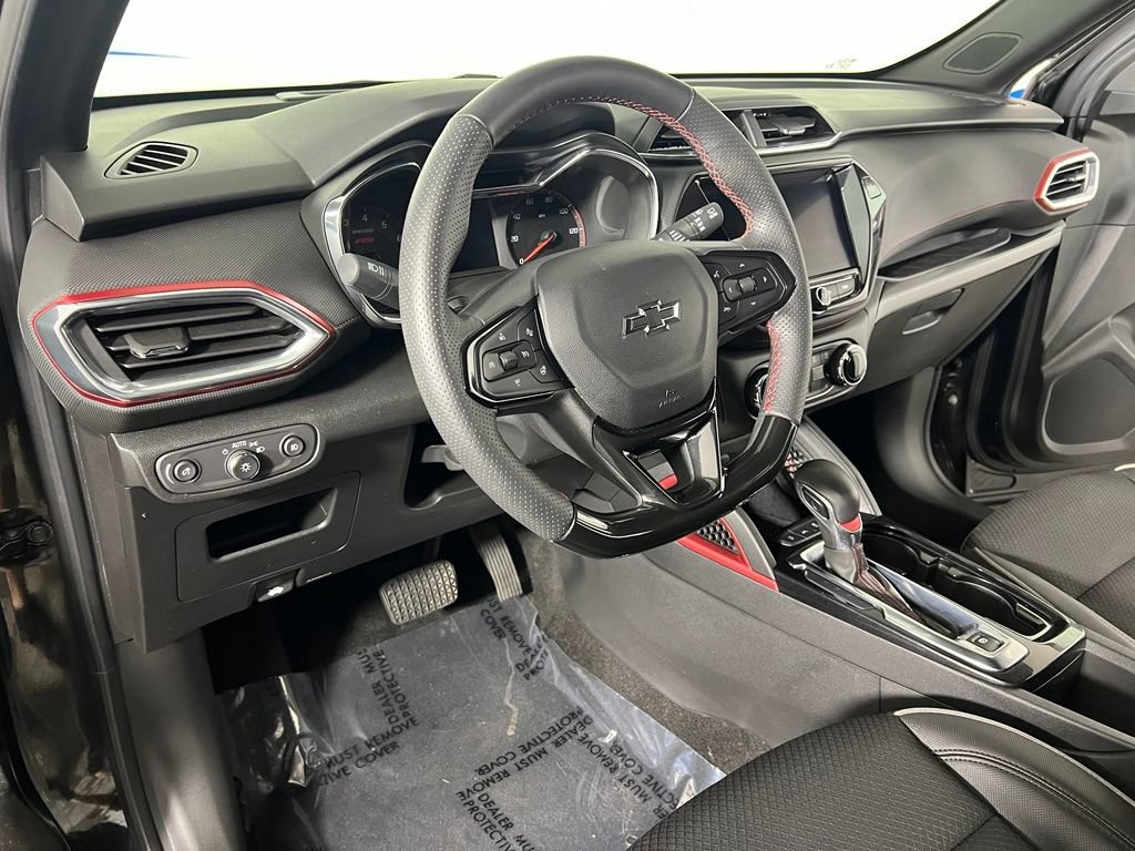 Used 2023 Mosaic Black Chevrolet RS image 17
