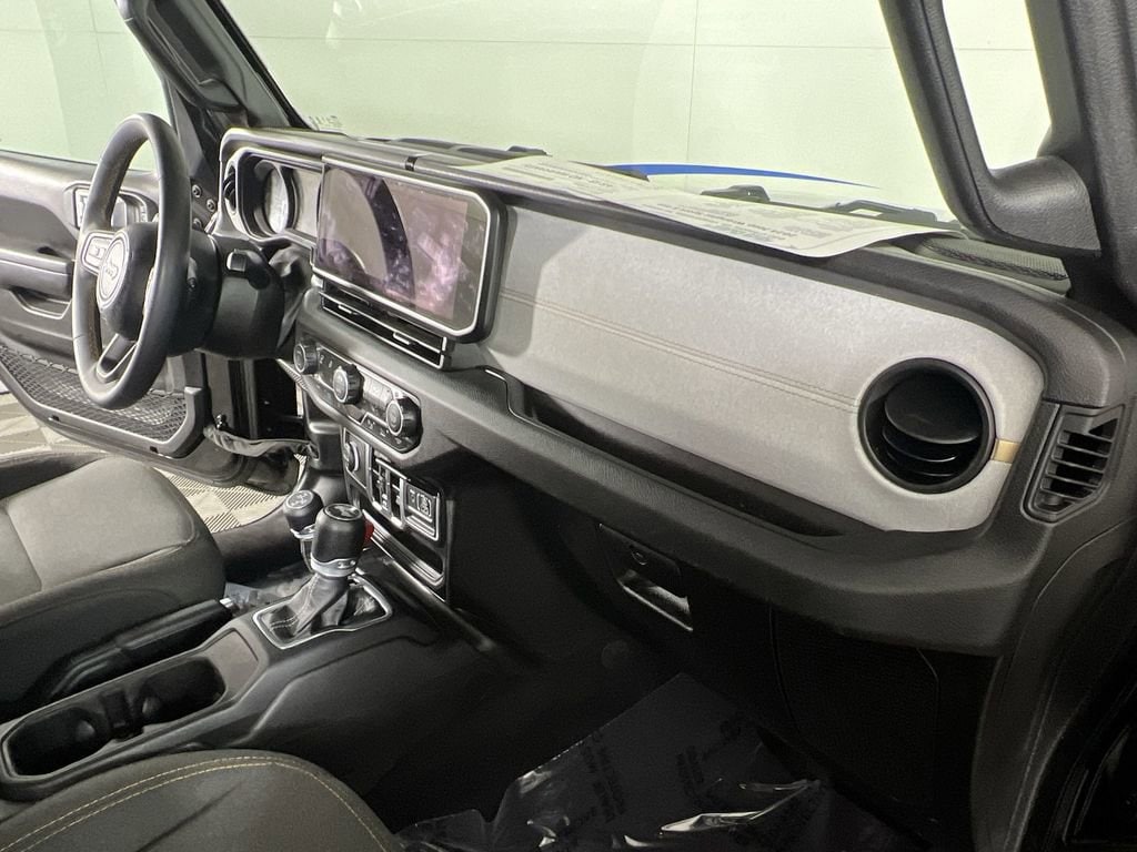 Used 2024 Black Jeep Sport image 28