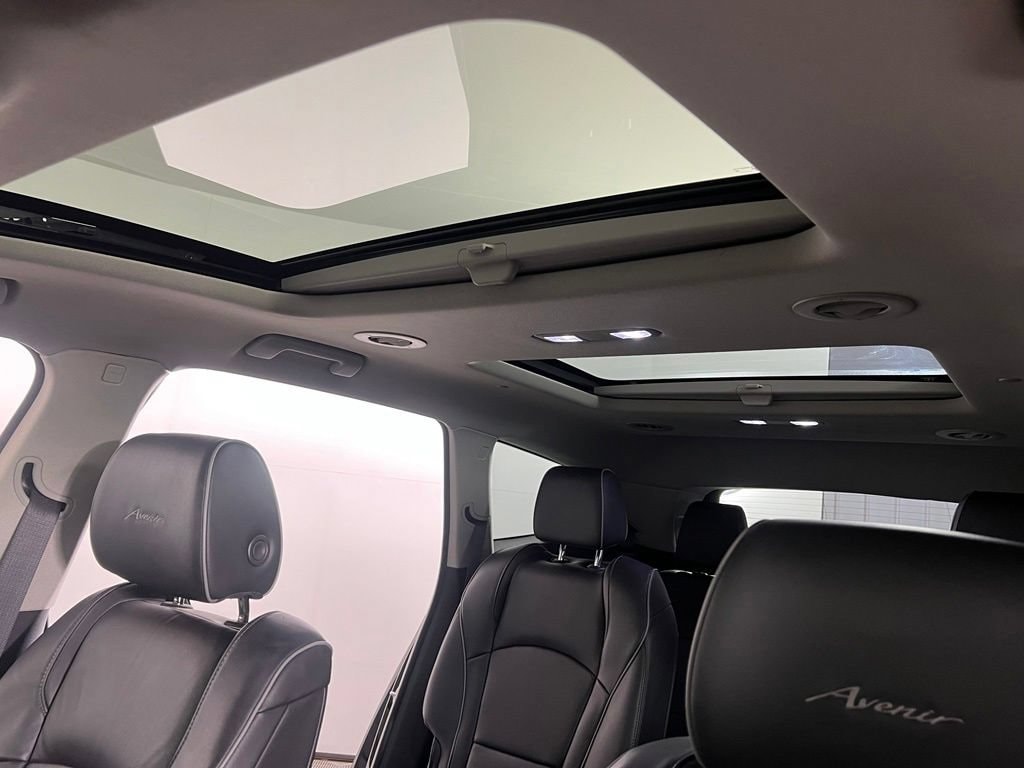Used 2019 Ebony Twilight Buick Avenir image 25