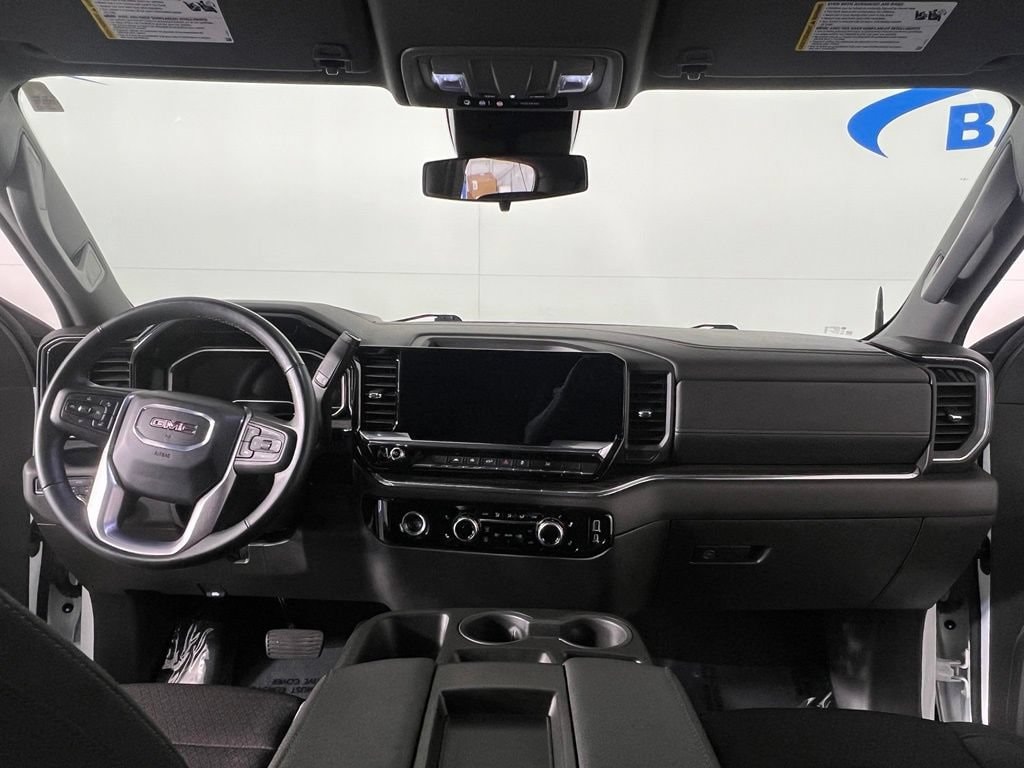 Used 2024 Summit White GMC Elevation w/3VL image 10