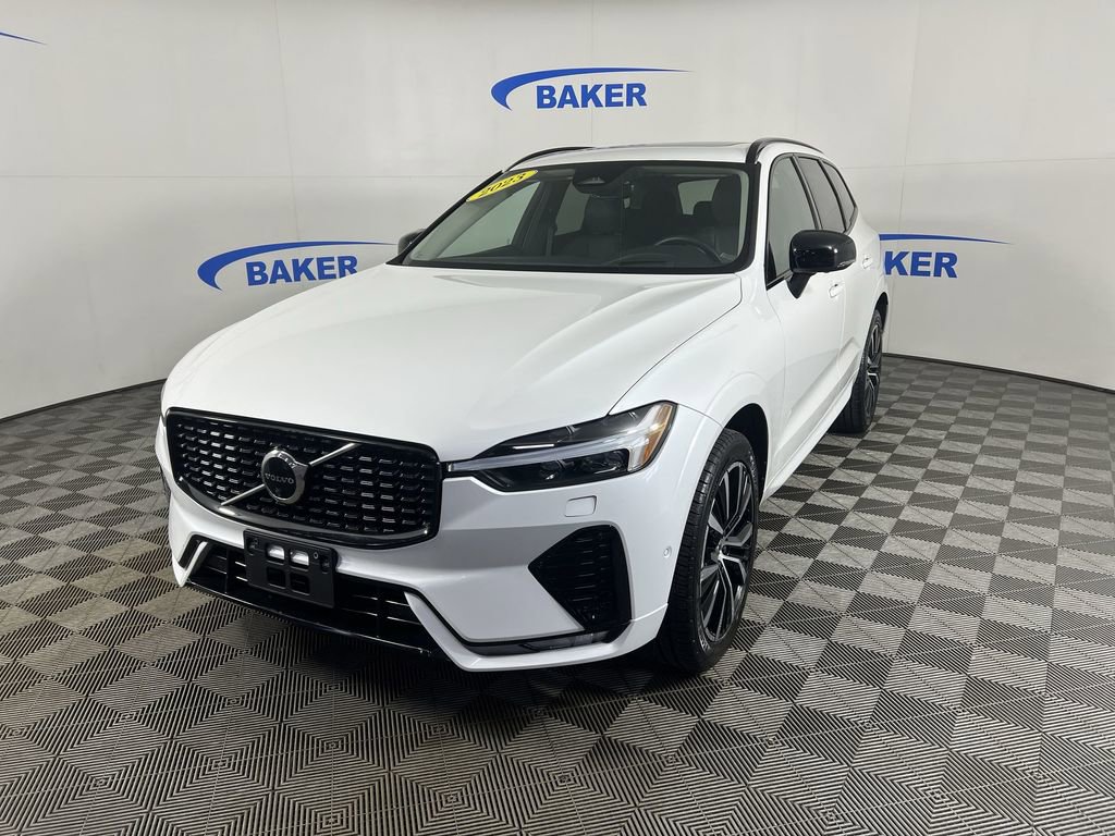 Used 2023 Crystal White Volvo B6 AWD Ultimate Dark image 5