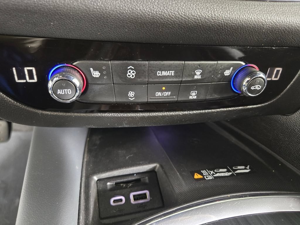 Used 2023 Ebony Twilight Buick Essence image 24