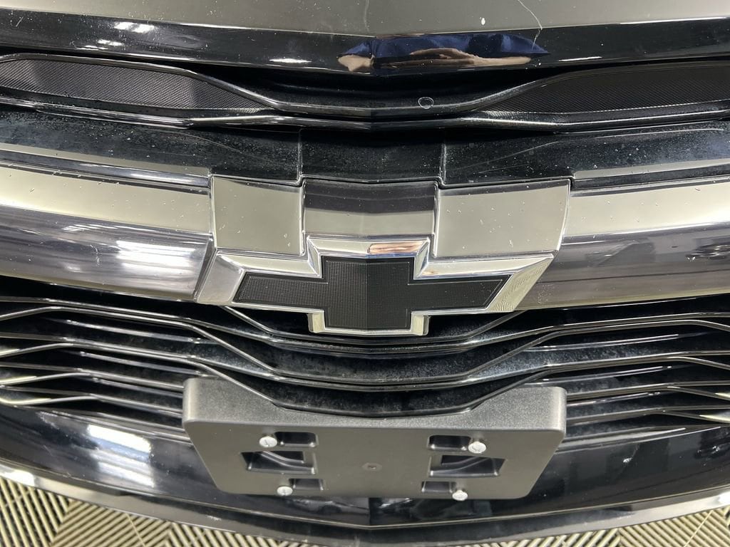 Used 2025 Black Chevrolet RS image 32