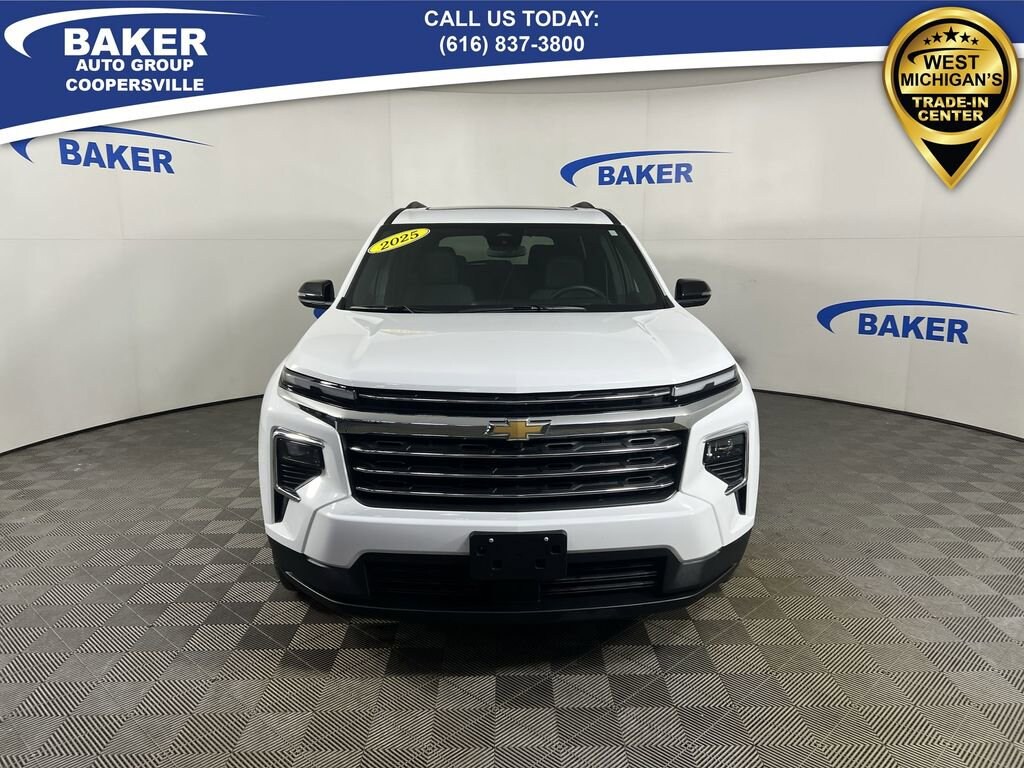 Used 2025 Chevrolet Traverse LT SUV