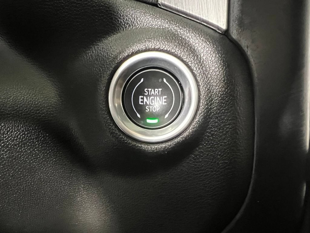 Used 2021 Onyx Black GMC Denali image 36