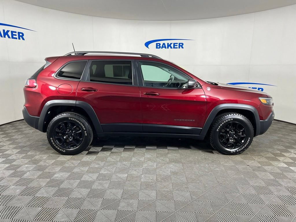Used 2020 Velvet Red Pearlcoat Jeep Trailhawk image 7