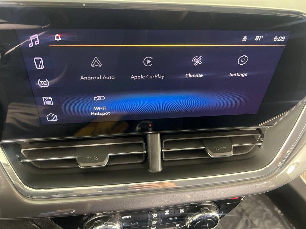 Used 2025 Summit White Chevrolet ACTIV image 22
